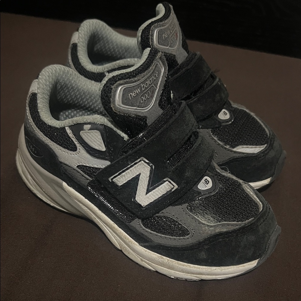 New Balance 990